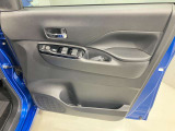 窓の開閉もスイッチひとつで簡単!駐車券を取るときもラクラク★