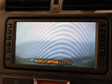 バックカメラが装備されており、後方の安全確認はもちろんのこと狭い場所での駐車や雨の日・夜間など視界の悪いコンディションでのストレスの軽減にもなります!