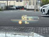 人気のヘッドアップディスプレイ!現在の車速、ナビゲーション・システムによるルート案内の矢印表示、チェック・コントロール、前車接近警告など、さまざまな情報をドライバーの視界内に直接表示いたします!