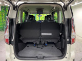 普段のお買い物や通勤、送迎等に十分な荷室スペースを確保しております。セカンドシートを倒すと、大きな荷物の積載も可能です♪
