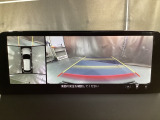 狭い場所での駐車やすれ違いなどでより的確な運転操作に役立つ360&deg;ビューモニターが装備されています。