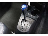 従来のATに比べ変速ショックの少ないCVT。シフトの操作はAT車と同じです。