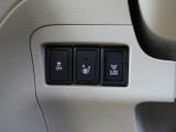 運転席はシートヒーター付きです。
