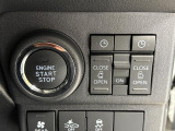 プッシュボタンでエンジンの始動・停止ができます。両側のスライドドアはボタンで開閉操作ができます♪