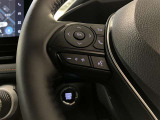 ステアリング左側にメーター操作スイッチ・オーディオスイッチ・電話スイッチ・トークスイッチが付いています。