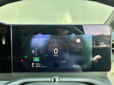 メーター内のカラーディスプレイには運転をサポートするさまざまな情報を表示します☆