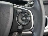 ◆アダプティブクルーズコントロール◆予め設定した車速内でクルマが自動的に加減速。前走車との適切な車間距離を維持しながら追従走行します。【LKAS】車線維持支援システムでステアリング操作を支援。