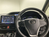 先進性と高級感あふれるコックピットを演出。誰がハンドルを握っても運転しやすい、開放的な視界が魅力です☆