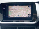 スマートフォン用アプリ[Apple CarPlay][Android Auto]対応の純正ナビ Discover Pro を装備、ラジオ、地デジTV、Bluetoothハンズフリー通話にも対応。
