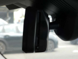 ETC2.0一体型の自動防眩機能付きバックミラー!後続車のヘッドライトの眩しさを自動で軽減してくれます!