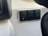 トラクションコントロールとは、すべりやすい路面での発進時や加速時にタイヤの空転を抑え、駆動力確保に貢献する機能です。詳細は販売店スタッフまでおたずねください。