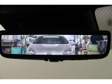 電子インナーミラーです。バックドア内側にカメラを取付けてインナーミラーに後方映像を表示。例えば、後席に大柄の方が座っていても後方確認が難なく出来ます。モニターモードとミラーモードは切替え可能です。