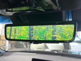 【デジタルインナーミラー】後席の大きな荷物や同乗者で後方が確認しづらい時でも安心!カメラが撮影した車両後方の映像をルームミラー内に表示。クリアな視界で状況の確認が可能です!
