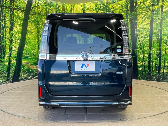 トヨタ ヴォクシー 1.8 ハイブリッド V の中古車詳細 (114,360km