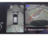 空から見たような映像で駐車ができるアラウンドビューモニター。ひと目でわかるセンサーに前後の衝突被害軽減ブレーキ付き。