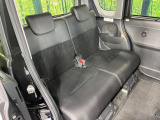 後部座席も気になるようなキズ・汚れやへたり等、大きなダメージはなく、良好な状態です。