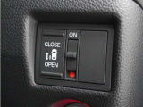 ◆片側電動スライドドア◆狭い駐車場でも乗り降りが楽々♪お子様が隣の車にドアを当ててしまう心配もございません!小さなお子様連れの方もこれで安心。