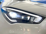 ●LEDヘッドライト:夜間走行時も良好な視界を確保し安心して運転できる高輝度LEDヘッドライトを装備!点灯速度が早く、消費電力も抑えられています。