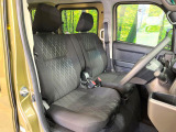 運転席シート廻りは使用感も少なく、良好な状態となっています。丁寧に使われていたことがよくわかりますね。