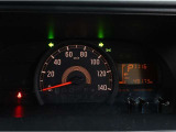 とっても見やすいメーターです。夜間時はラグジュアリーな気分にさせてくれる照明が魅力ですので、夜のドライブも楽しみになりますよ♪