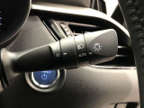 ライトスイッチです。「AUTO」にすると外の明るさに応じてスモールライト・ヘッドライトが自動でON・OFFします。夕暮れ時や屋内駐車場、トンネルなどに便利です。フォグランプもON・OFFできます。