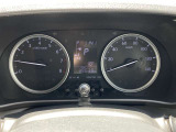 メーター中央部にディスプレイがあり、ドライバーに必要な車両情報を表示してくれます♪