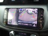 アラウンドビューモニターは、まるで上空から見たような映像で駐車をサポート!苦手な駐車も心強いですね!