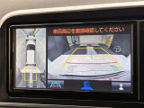 バックカメラの他に上から見下ろしたような画像が見れるアラウンド(全方位)モニター。前後左右を把握できる、すごい機能が装備されています!