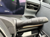 オートライト機能付きです♪またハイビームアシストで、先行車または対向車や周囲の明るさなどに応じ、自動的にハイビーム(上向き)とロービーム(下向き)を切り替えます♪
