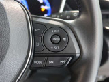 アダプティブクルーズコントロール機能付きです。走行中に先行車の様子を検知しながら、設定した車速の範囲内で先行車との距離のキープを支援します。詳細は販売店スタッフまでおたずねください。