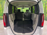 後席を格納すると、これだけの広さが!シーンに合わせたシートアレンジで、大きな荷物も積むことが出来ます♪