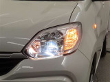 LEDヘッドランプはHIDヘッドランプと同等の明るさで消費電力は約半分、おまけに長寿命です。自然な色味で照らしてくれますので夜間のドライブでも目が疲れにくいですよ