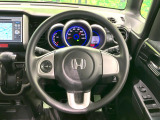 【ステアリングスイッチ】運転中、前方から目線をそらすことなく、オーディオ等の操作が可能な便利機能!安心&快適なドライブを演出してくれます♪