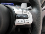 Hondaセンシングの機能のひとつ、アダプティブクルーズコントロール付!アクセルから足を離しても設定したスピードと前車との車間を保ち走行してくれます!車線維持もアシスト☆高速道路で疲労軽減ですね☆