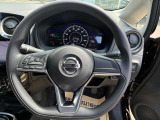 取り回しがしやすいハンドルデザインで、手にしっかり馴染みとても運転しやすいハンドルです!