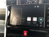 ディスプレイオーディオ装着車。ディスプレイとスマホを連携で、様々なアプリを使用できます。マップのアプリを繋げて、ナビゲーションとして使用できます。