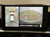 フロントカメラも付いていて信号のない交差点も安心です。