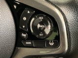 ハンドルにHondaセンシング系のクルーズコントロールやレーンキープアシストなどのスイッチが装備されています。ハンドルから手を離さず安全に操作できます。