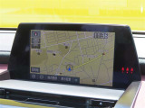 純正ナビを装着。(ブルーレイ・DVD・フルセグTVの視聴、Bluetoothの接続可能)