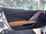運転席ドアにはシートメモリー付きです。