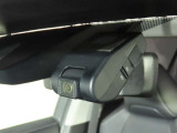 ドライブレコーダー装備:車の走行中の主に外観を中心に記録する撮影機材です!交通事故発生時の責任の所在を明確にしたり、観光等を記録するのにも役立ちます!