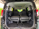 普段のお買い物や通勤、送迎等に十分な荷室スペースを確保しております。セカンドシートを倒すと、大きな荷物の積載も可能です♪