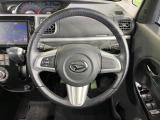 【純正革巻きステアリング】上質な革を使用することで、手にしっかり馴染みとても運転しやすいハンドルです♪