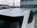 ルーフは目立つキズやへこみなどはない状態です。