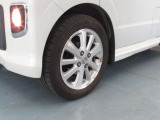 ◆アルミホイール◆純正のアルミホイールが標準装備で付いています!ホイルだけで見た目がとてもスタイリッシュです★