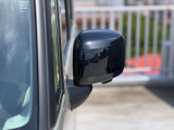 狭い駐車場でも安心。スイッチ操作だけでドアミラーの格納展開が可能。電動格納式リモコンドアミラー!