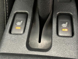【運転席/助手席シートヒーター装備】 座面と背面を温め、寒い日のドライブを快適にします