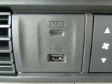 ナビ連動USB・充電USB