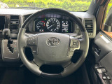 【純正革巻きステアリング】上質な革を使用することで、手にしっかり馴染みとても運転しやすいハンドルです♪