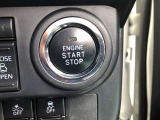 エンジンスタートスイッチです。キーが車内にあれば、エンジンの始動や停止はスイッチを押すだけ!キーを取り出す手間を省き、ワンプッシュで操作できるので簡単でスムーズです。